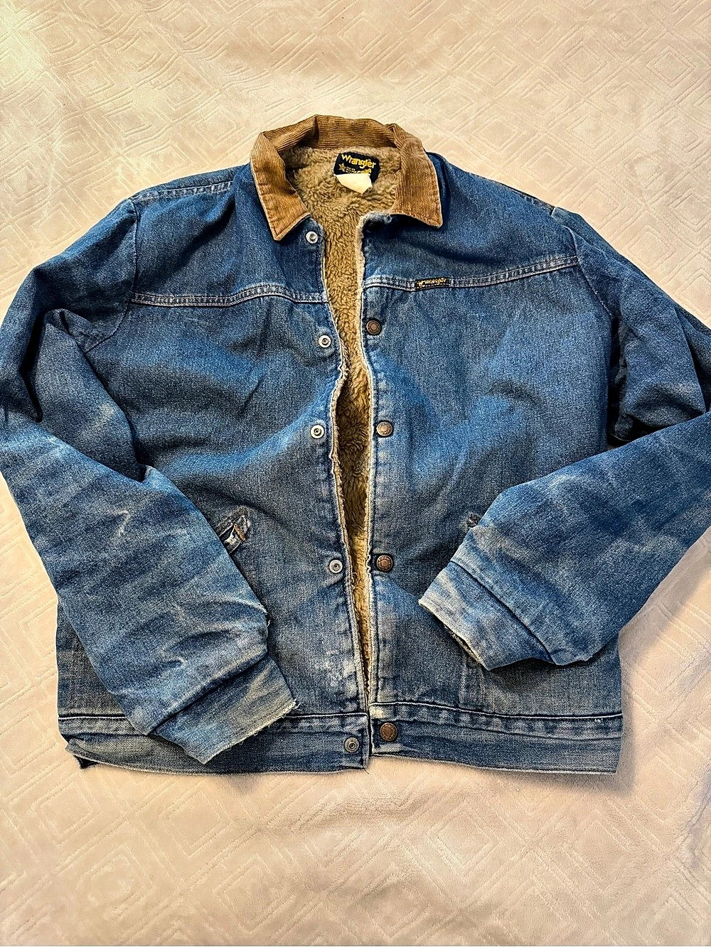 Vintage Wrangler Sherpa Lined Denim Jacket Corduroy Collar chore coat Western